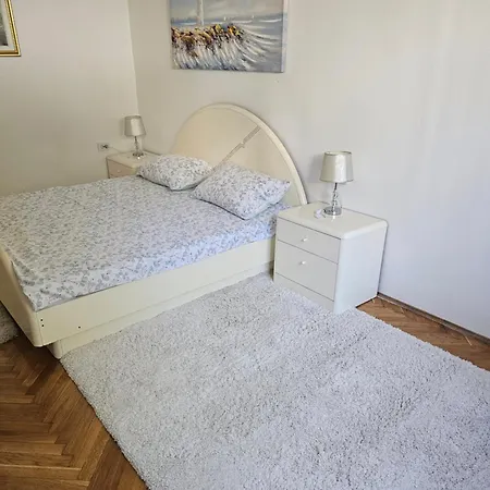 Cavar Apartman Banjol